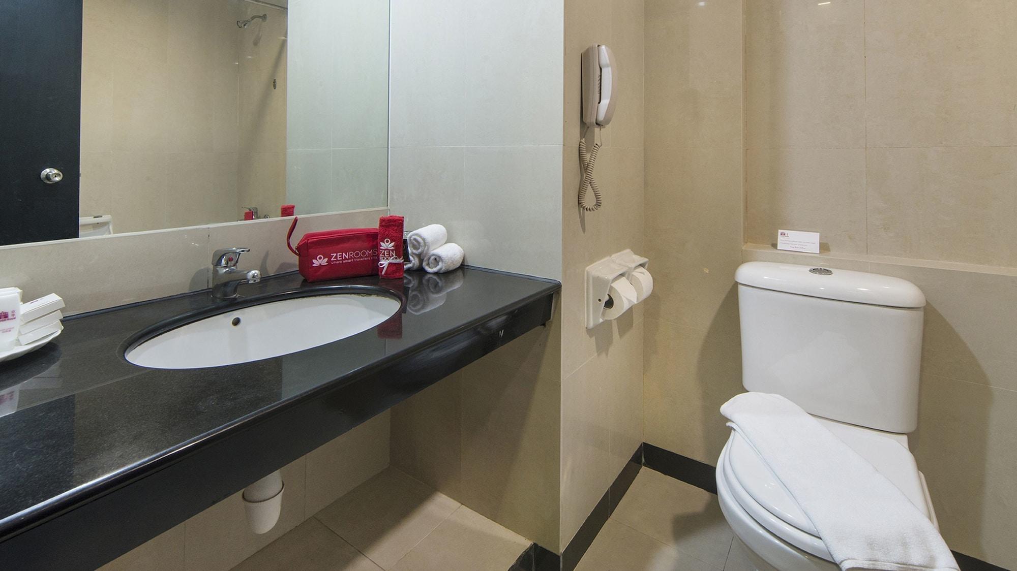 Zen Novena Hotel 4*