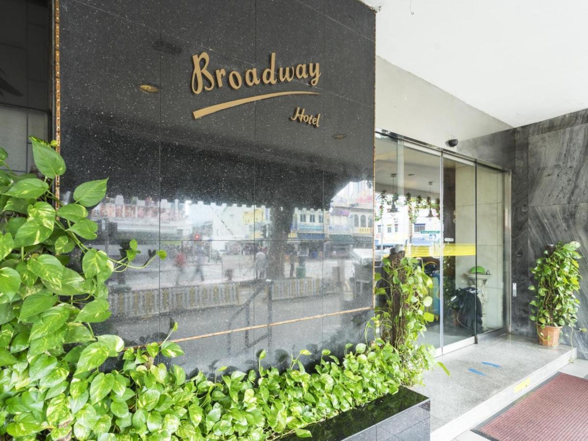 L At Broadway
