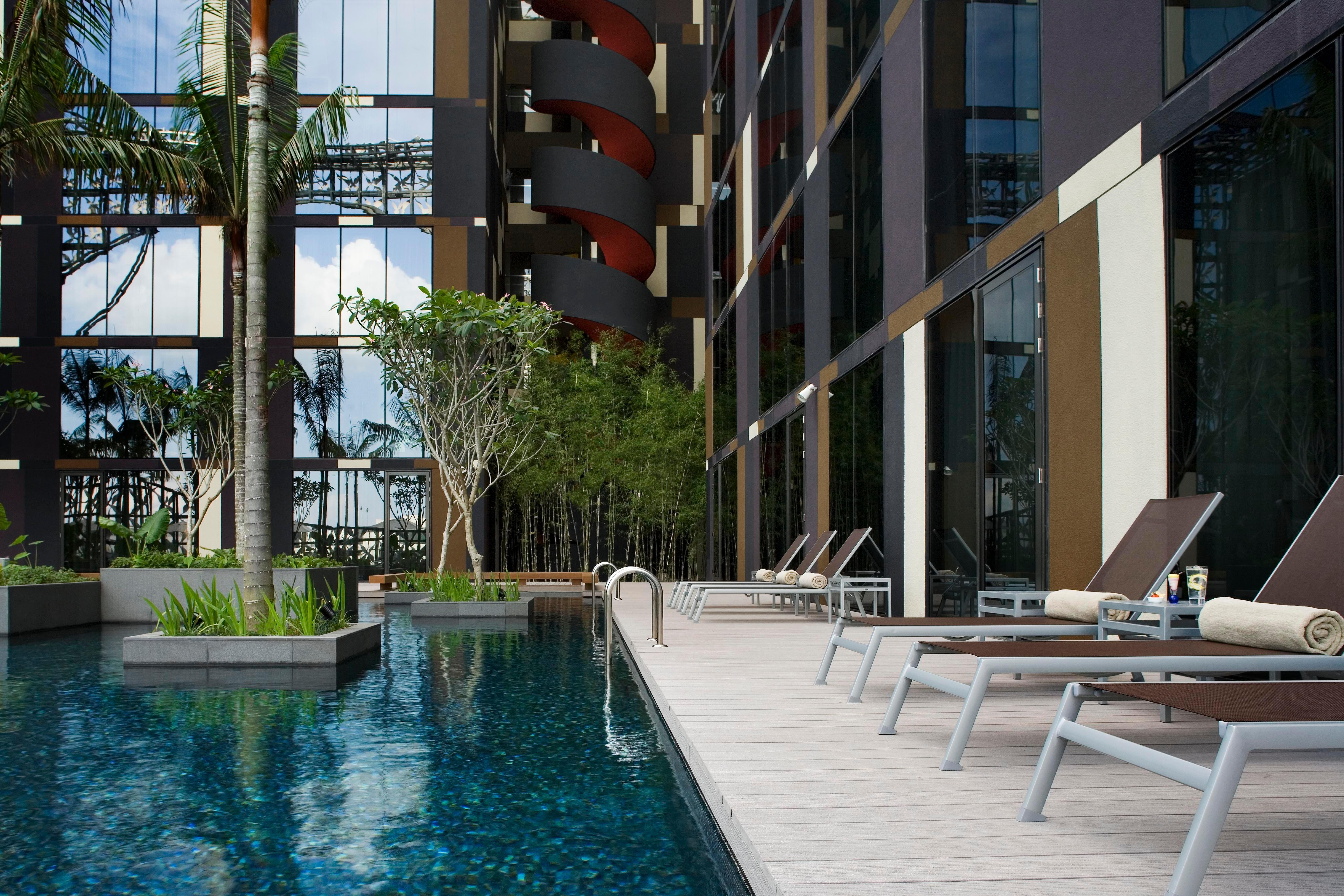 Crowne Plaza Changi Airport By Ihg Hotel 5*