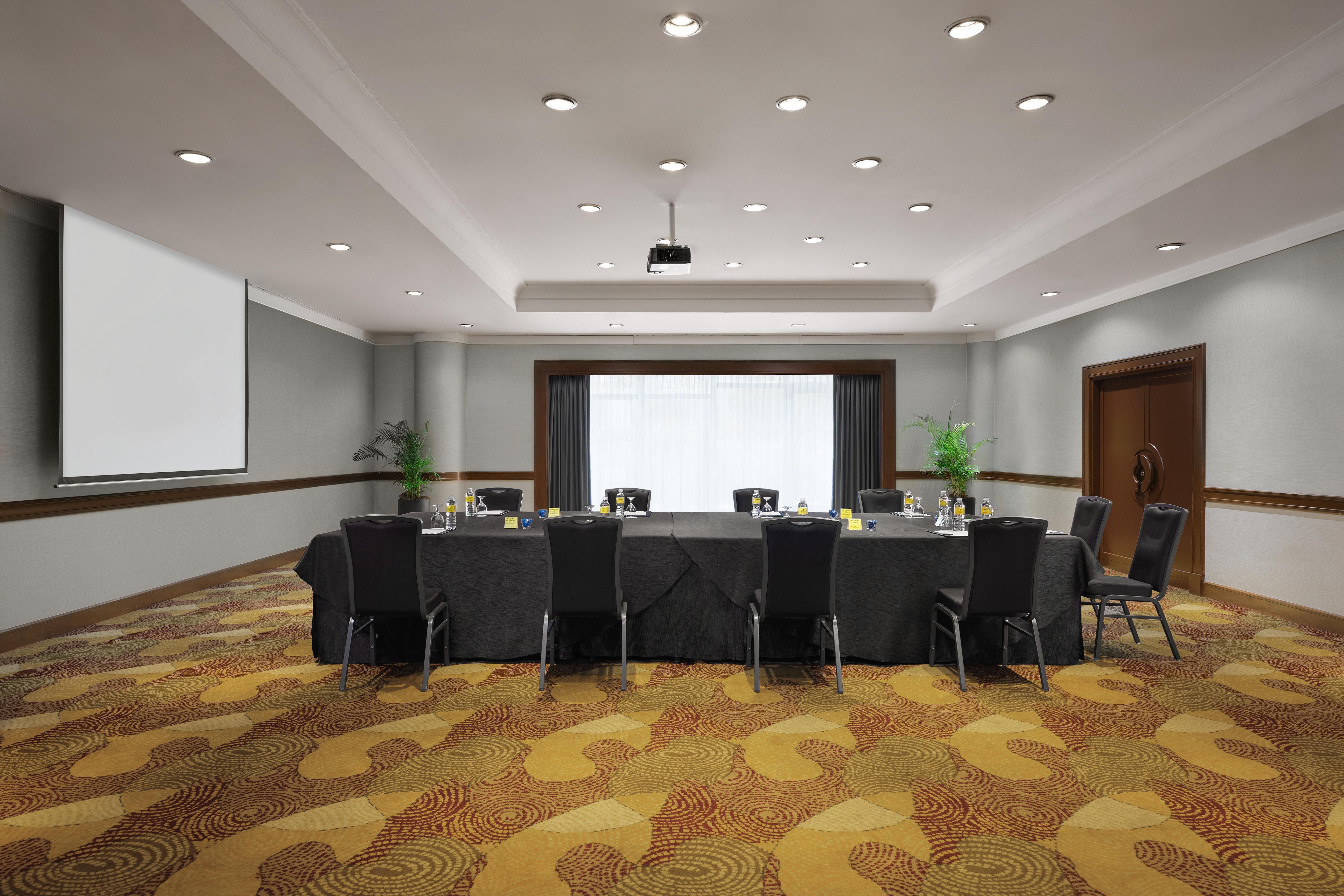 Hotel Holiday Atrium By Ihg
