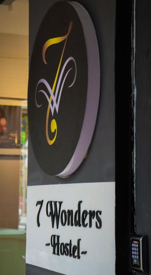 7 Wonders @ Boat Quay Hostel