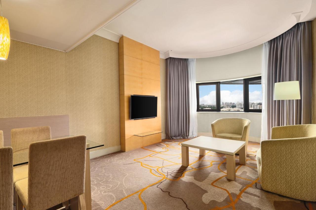 Holiday Atrium By Ihg Hotel 4*
