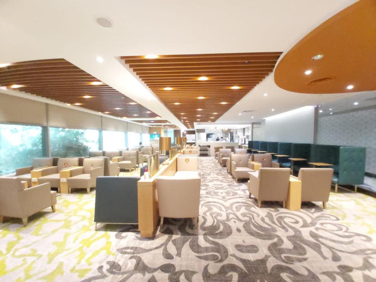 Hotel Ambassador Transit Lounge Terminal 2 3*