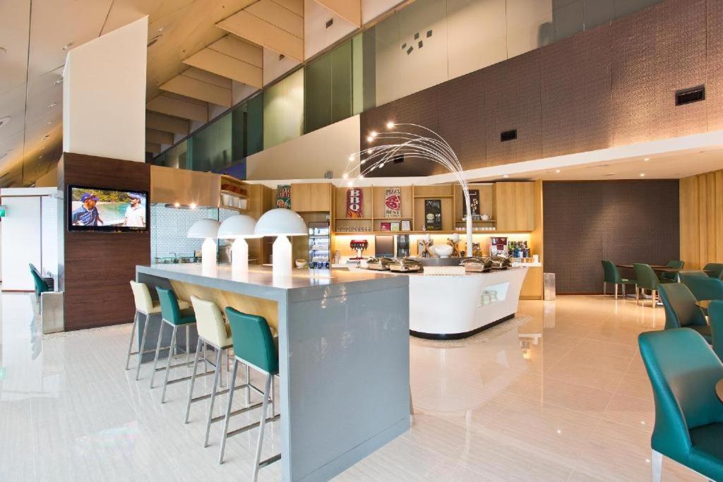Ambassador Transit Lounge Terminal 2 3*