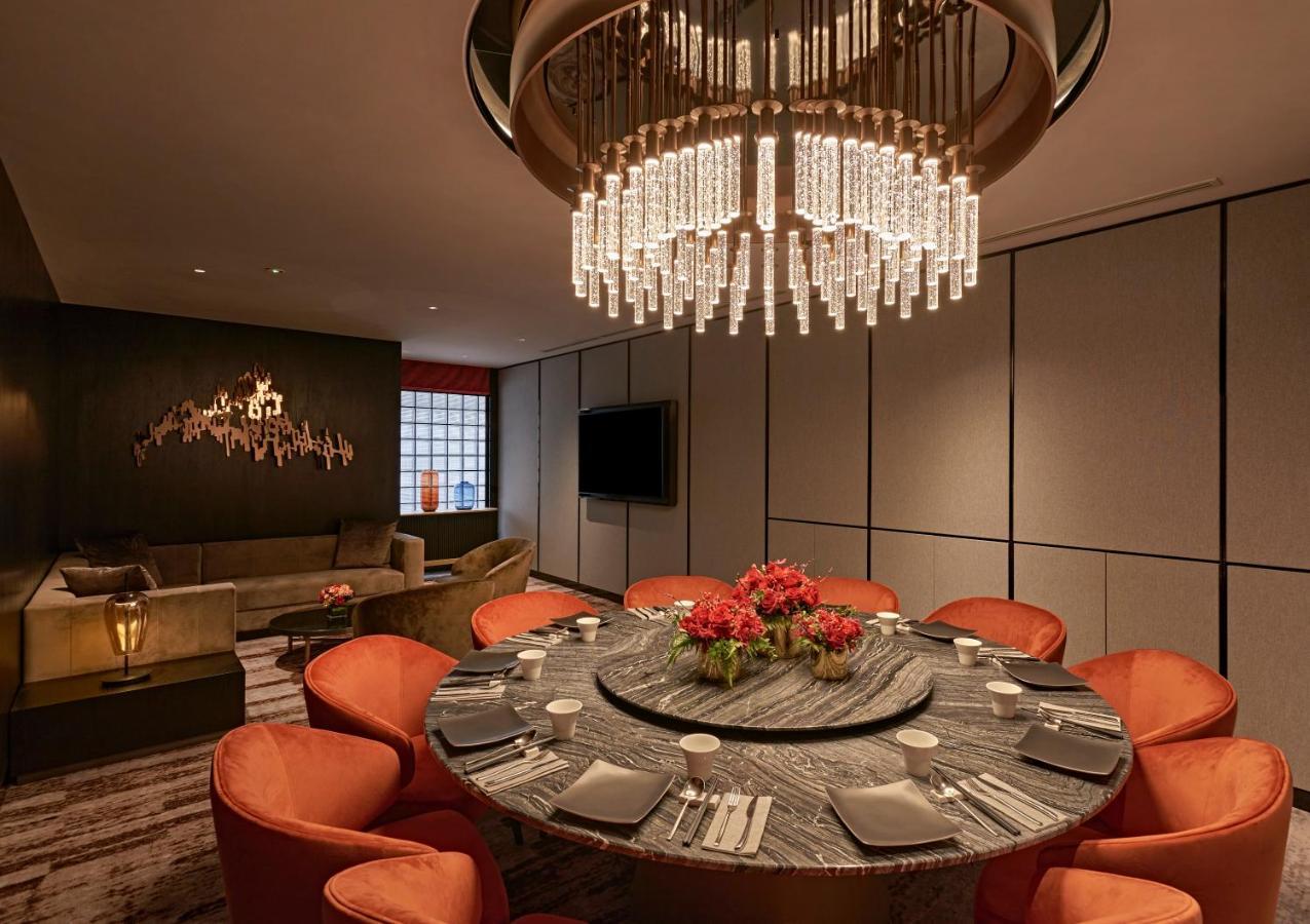 Pullman Orchard Hotel