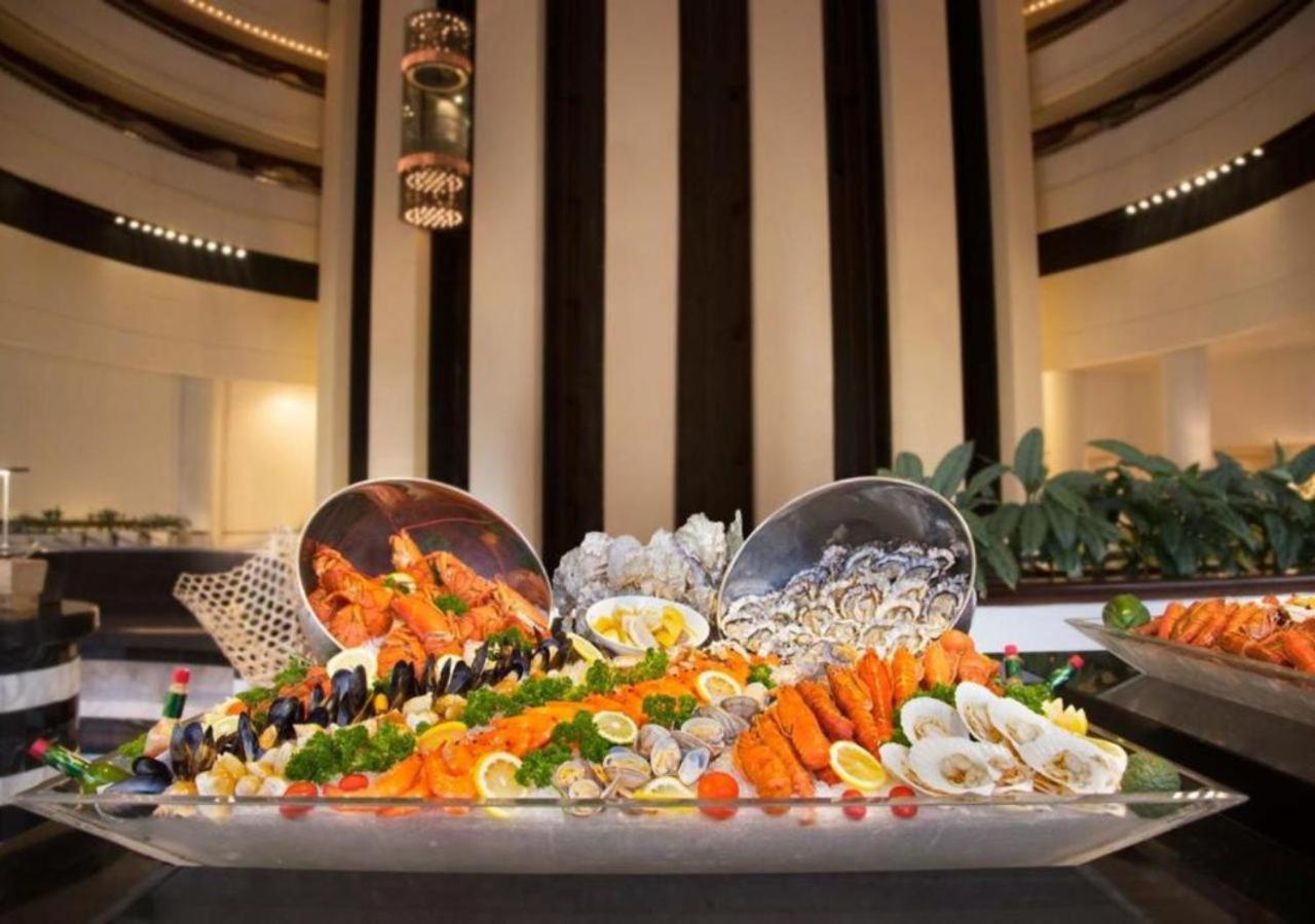 Holiday Atrium By Ihg Hotel 4*