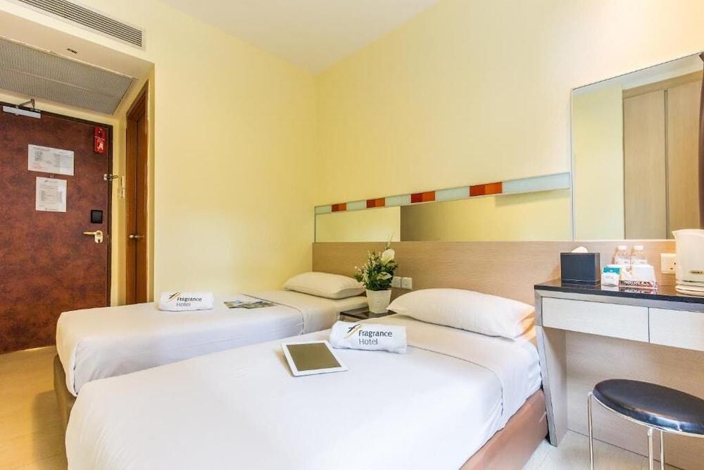 Fragrance - Oasis Hotel 2*