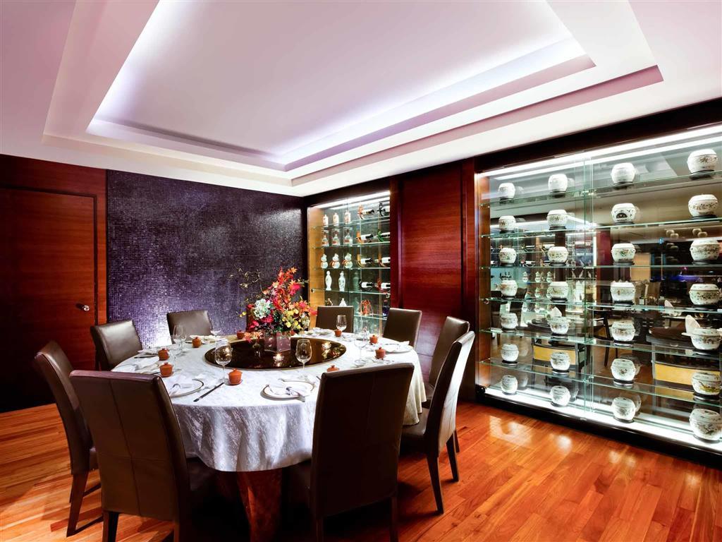 Grand Mercure Roxy Singapore