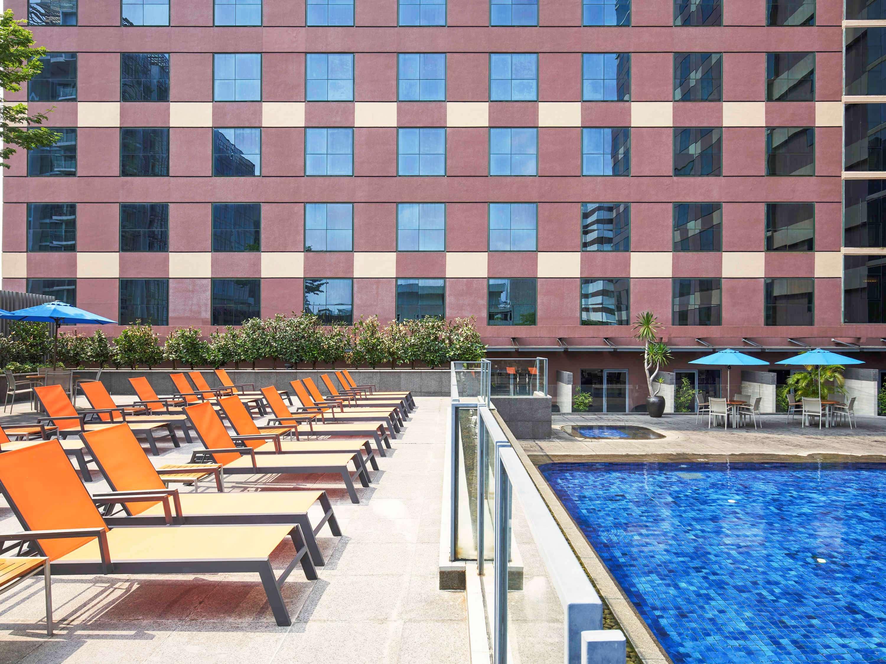 Grand Mercure Roxy 4*