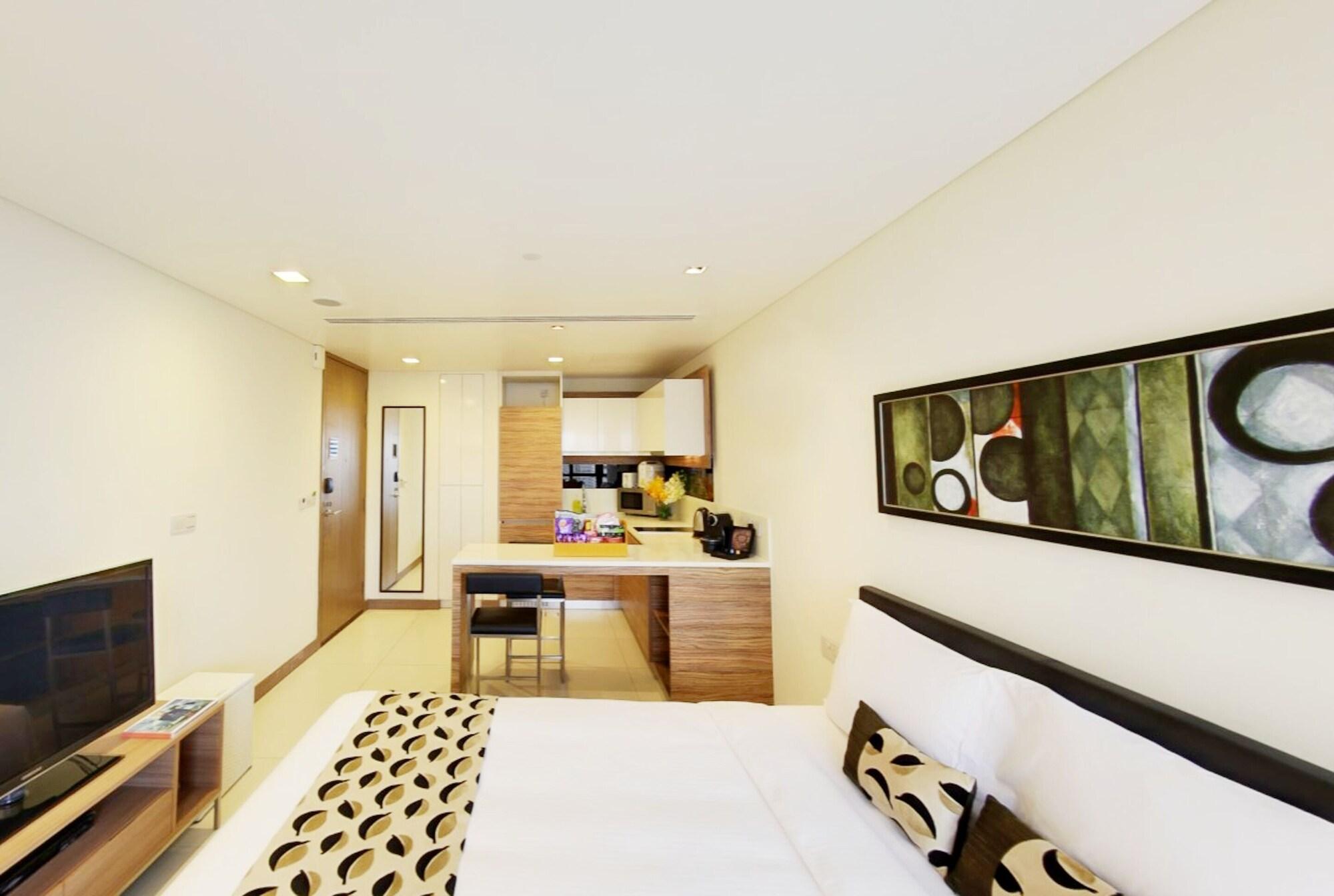 Novotel Living Orchard Aparthotel 4*