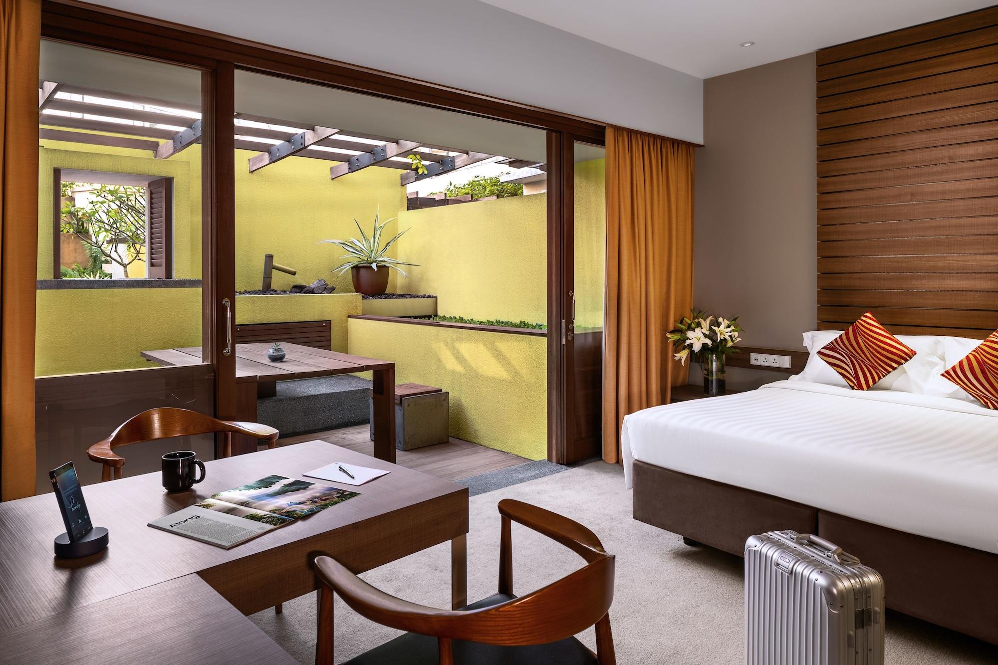 Hotel Furama Riverfront 4*