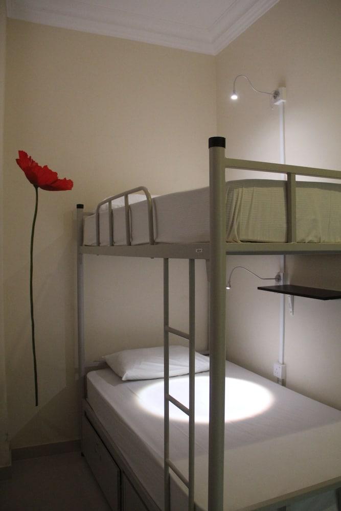 Hostel Mitraa