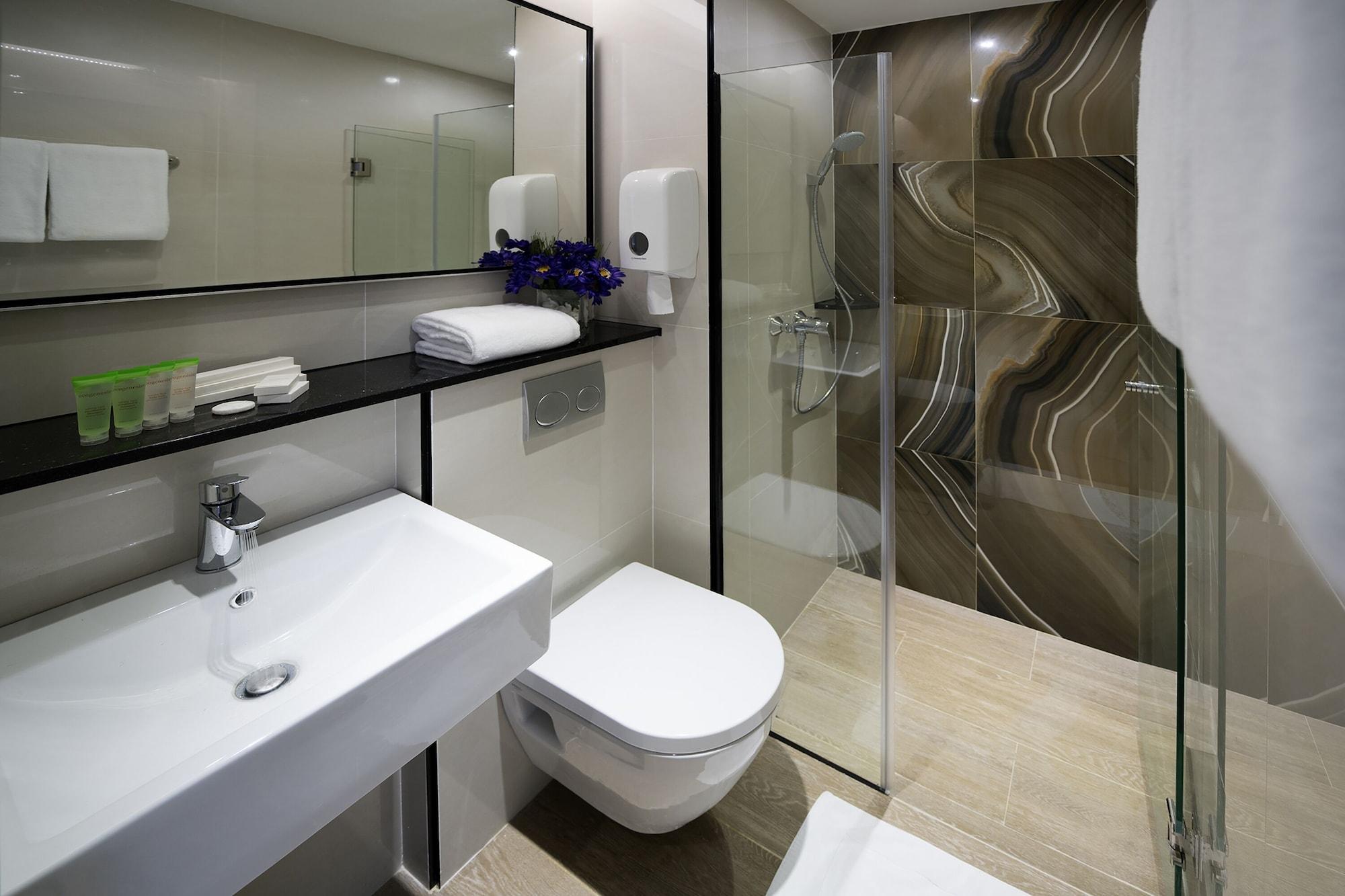 Mi Bencoolen Hotel