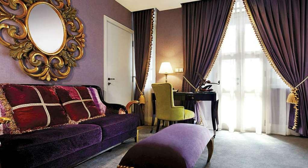 The Scarlet Singapore