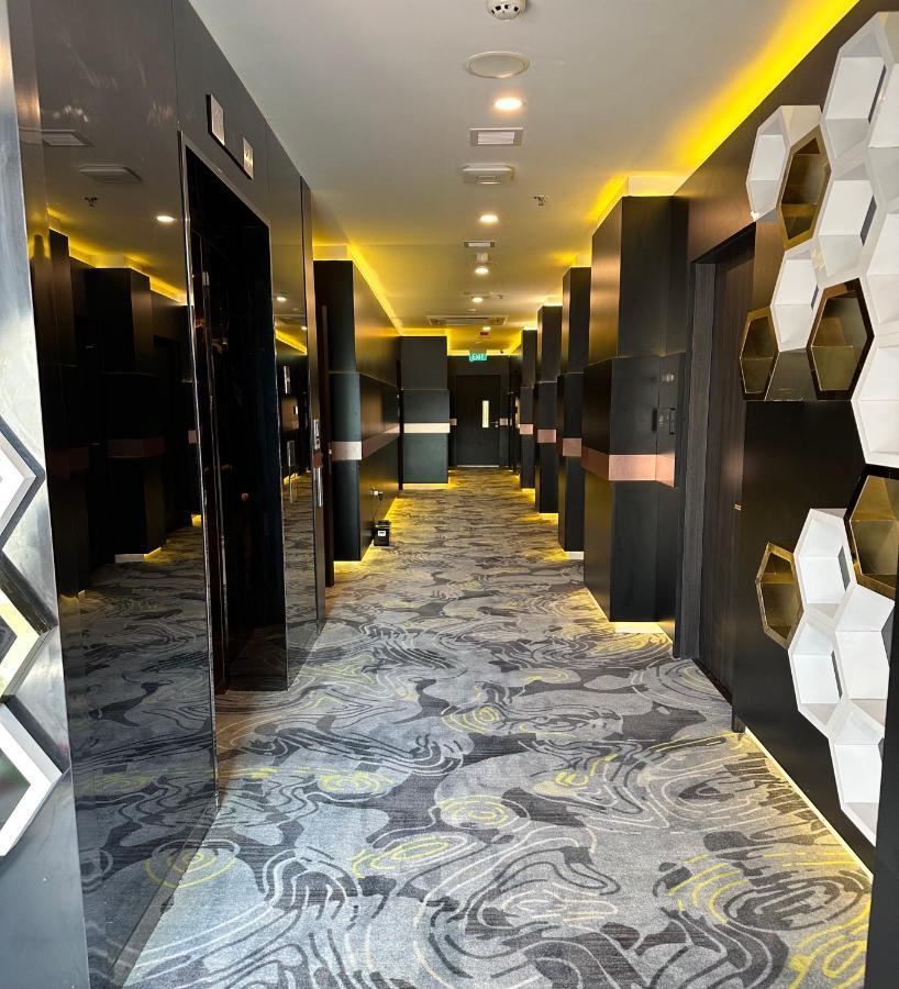 Jjh - Newly Opened Near Bugis * Singapore