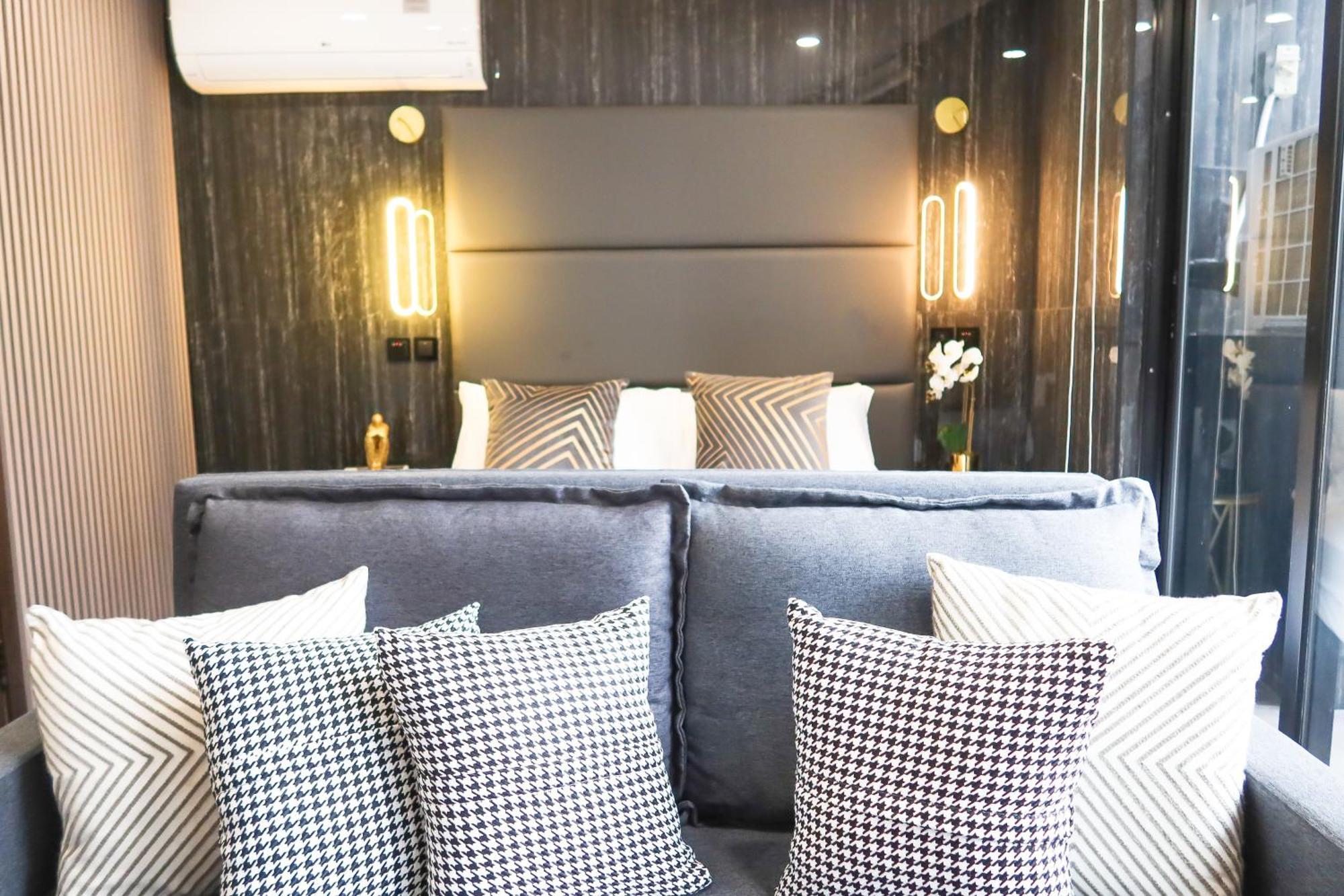 R Residences Apartment *