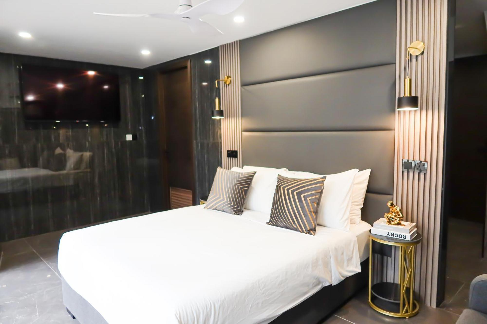 R Residences * Singapore