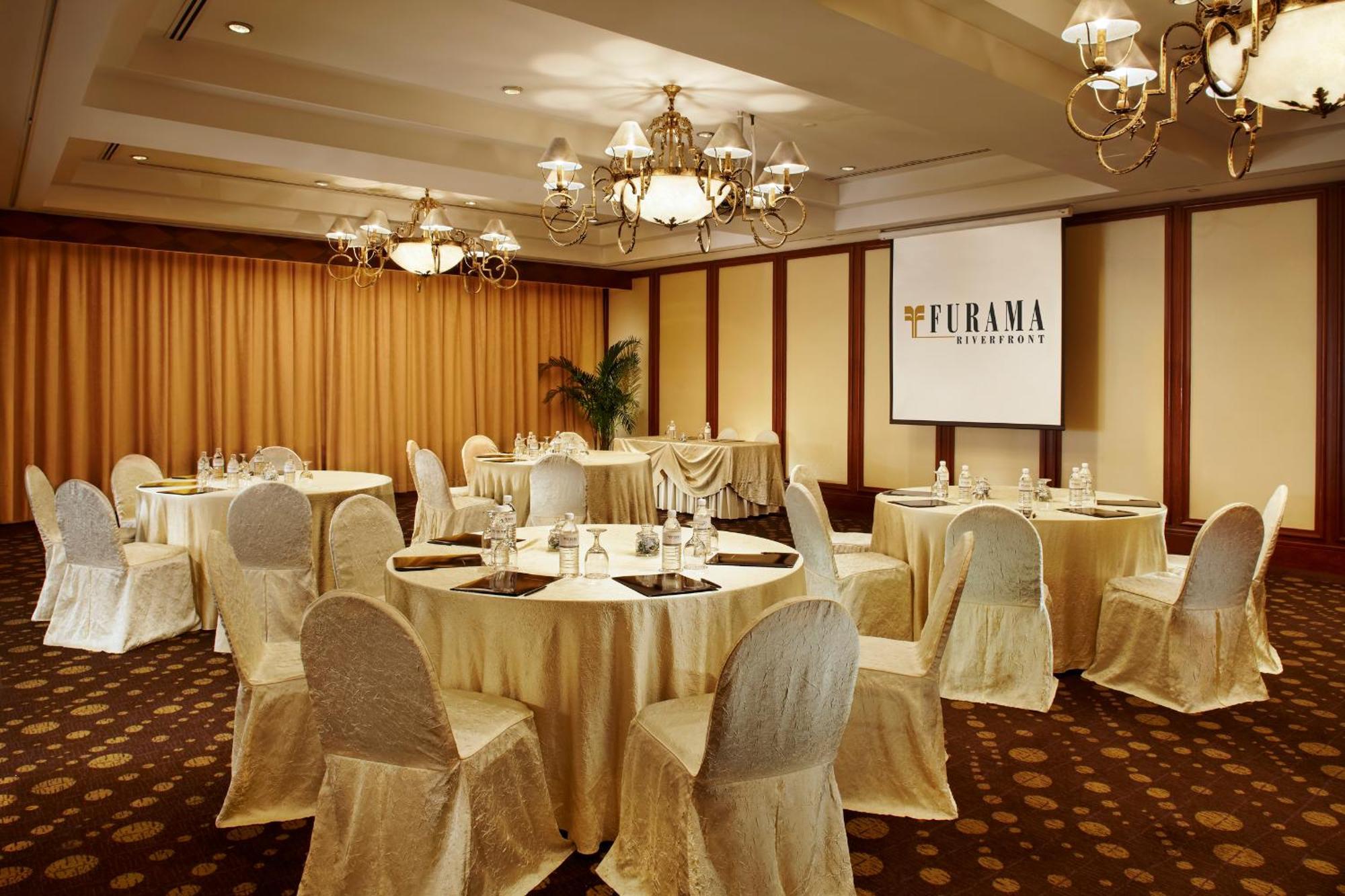 Hotel Furama Riverfront