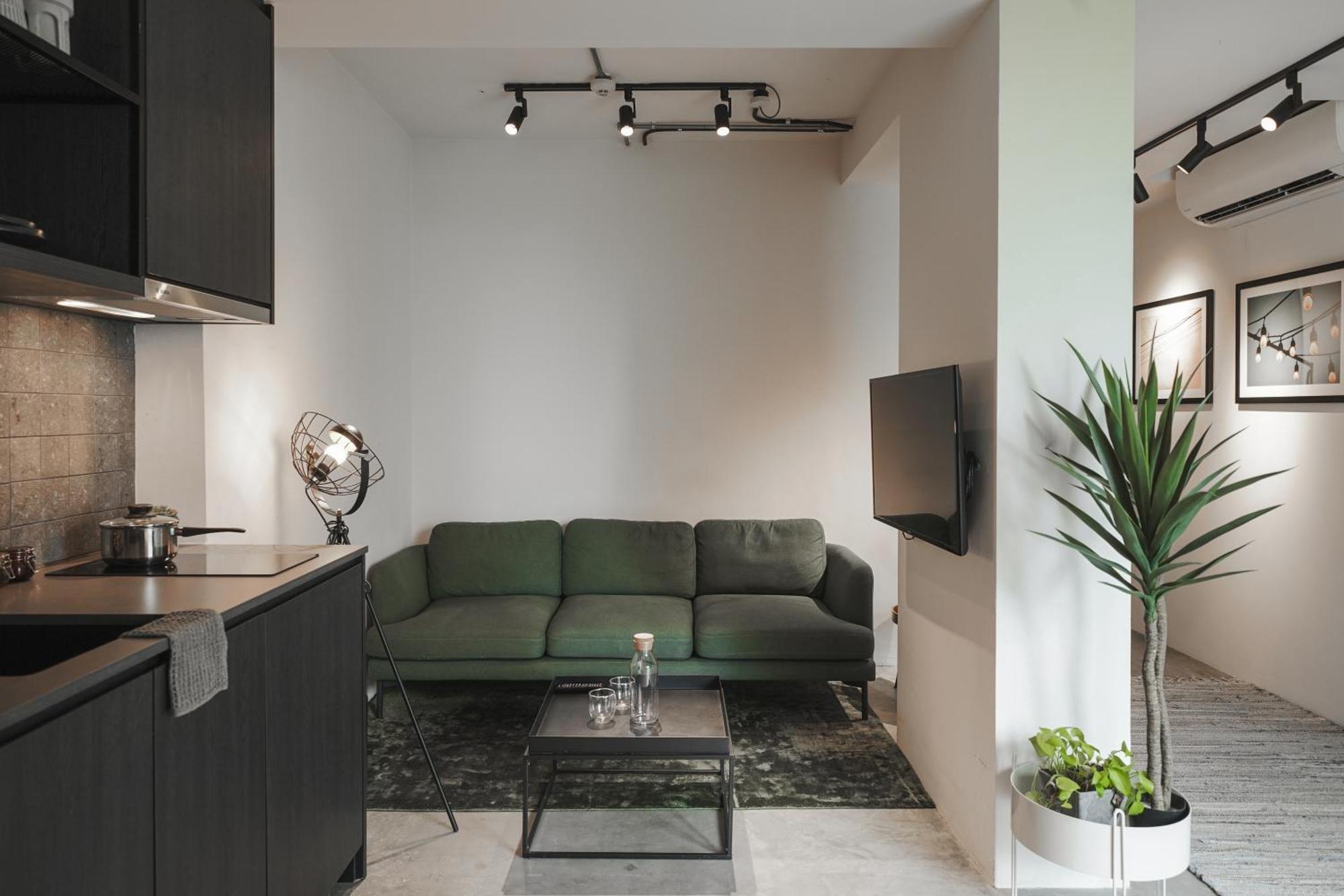 Base Residences Gemmil Lane Apartemen