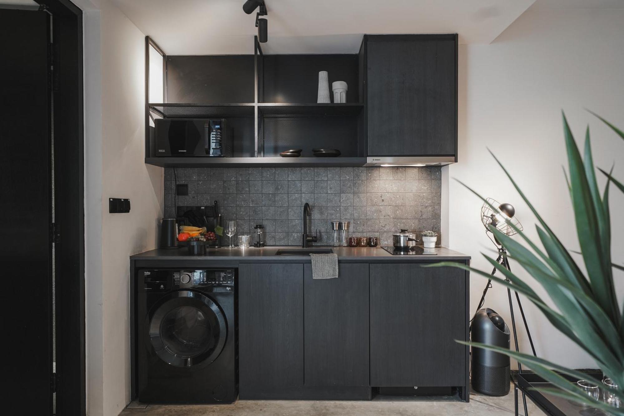 Apartemen Base Residences Gemmil Lane Singapore