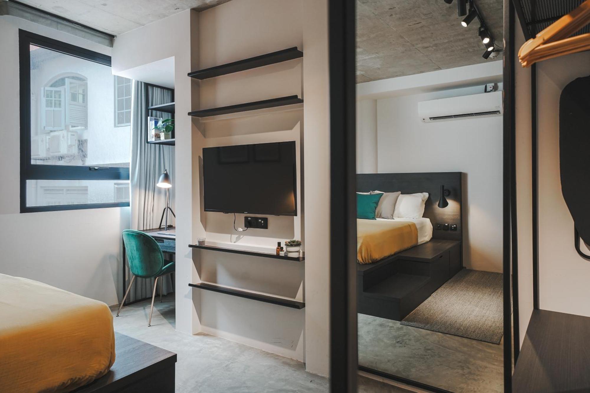 Base Residences Gemmil Lane Apartemen *