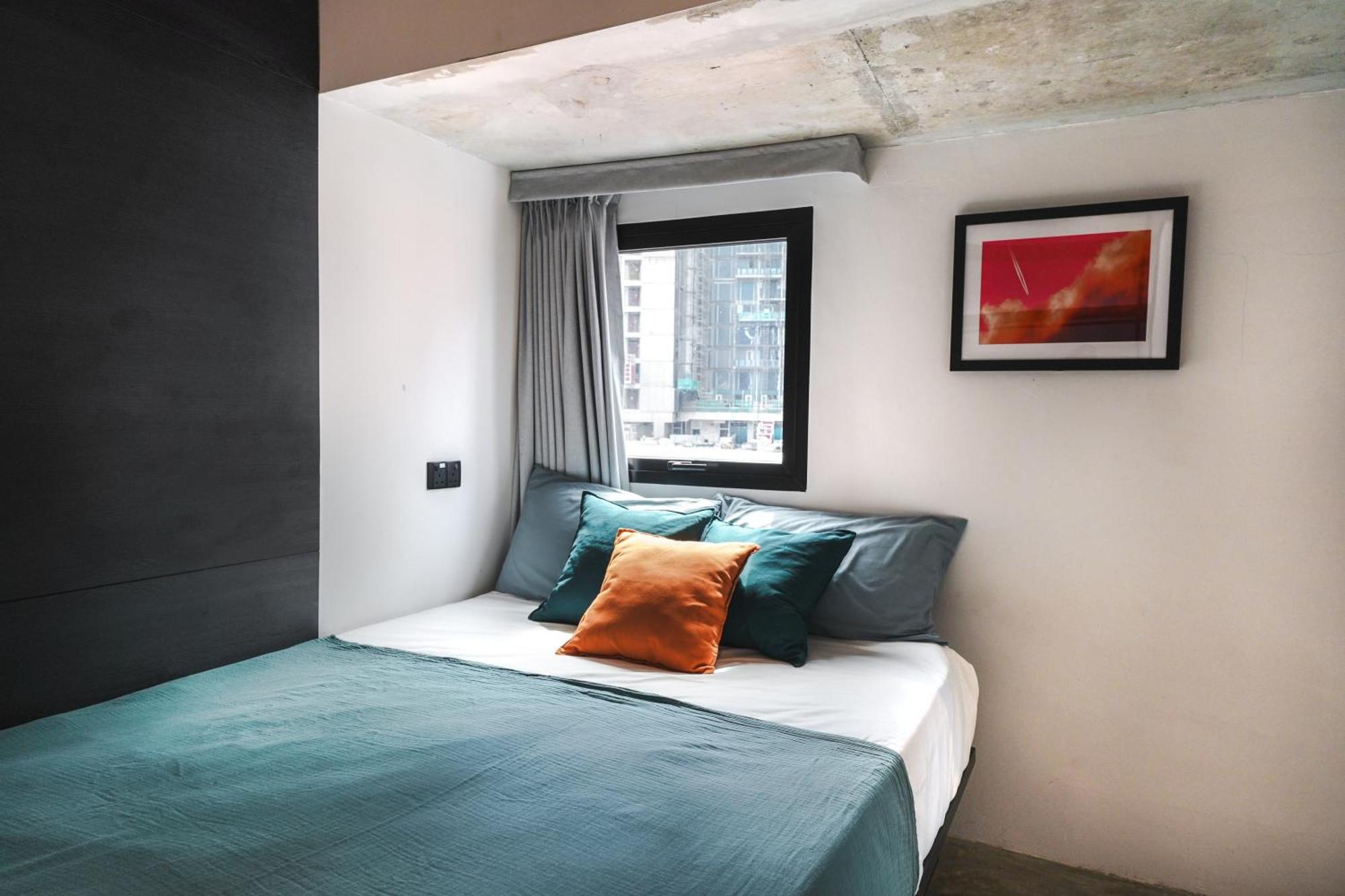 Base Residences Gemmil Lane Apartemen Singapore