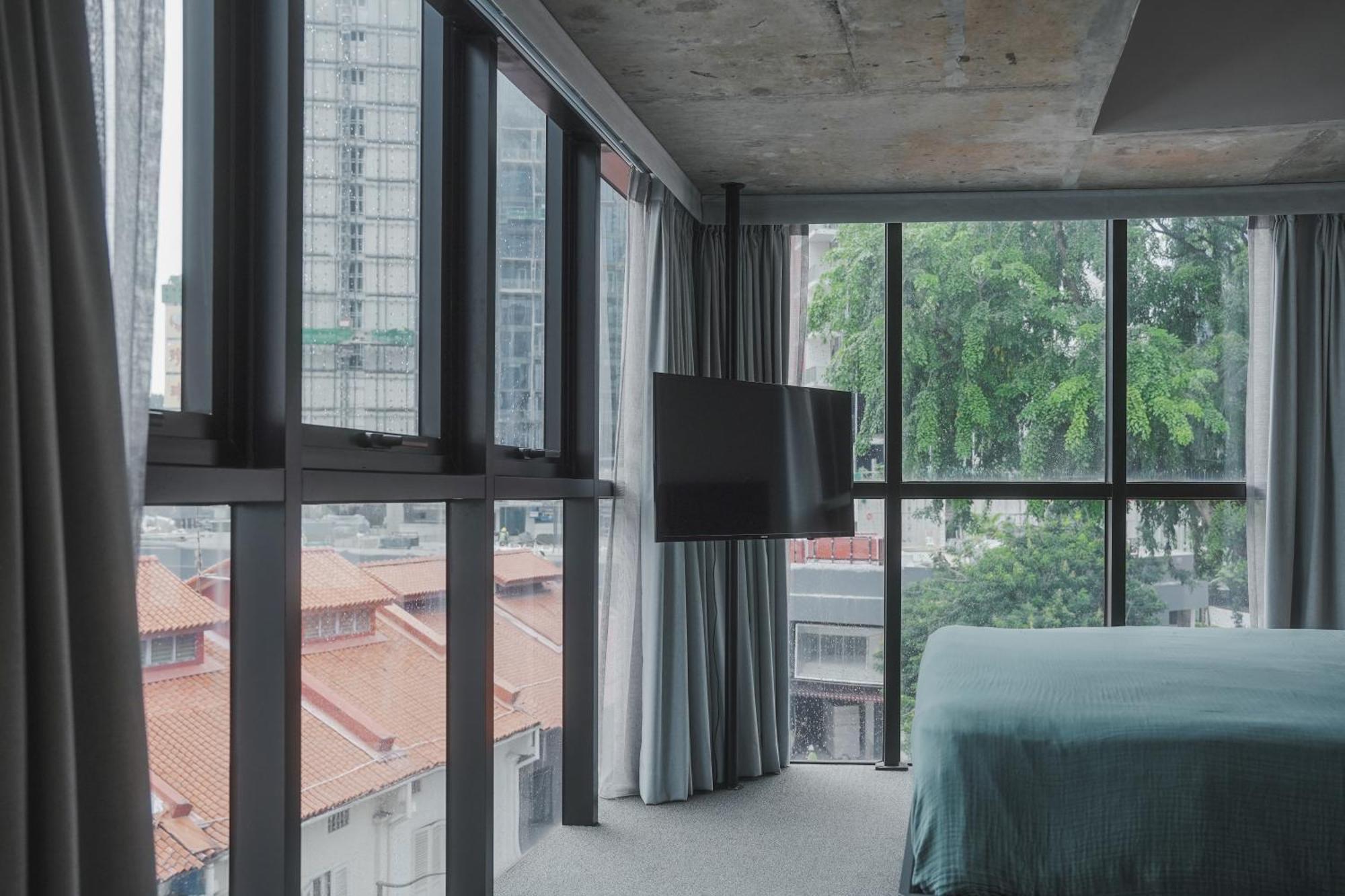Base Residences Gemmil Lane Apartemen