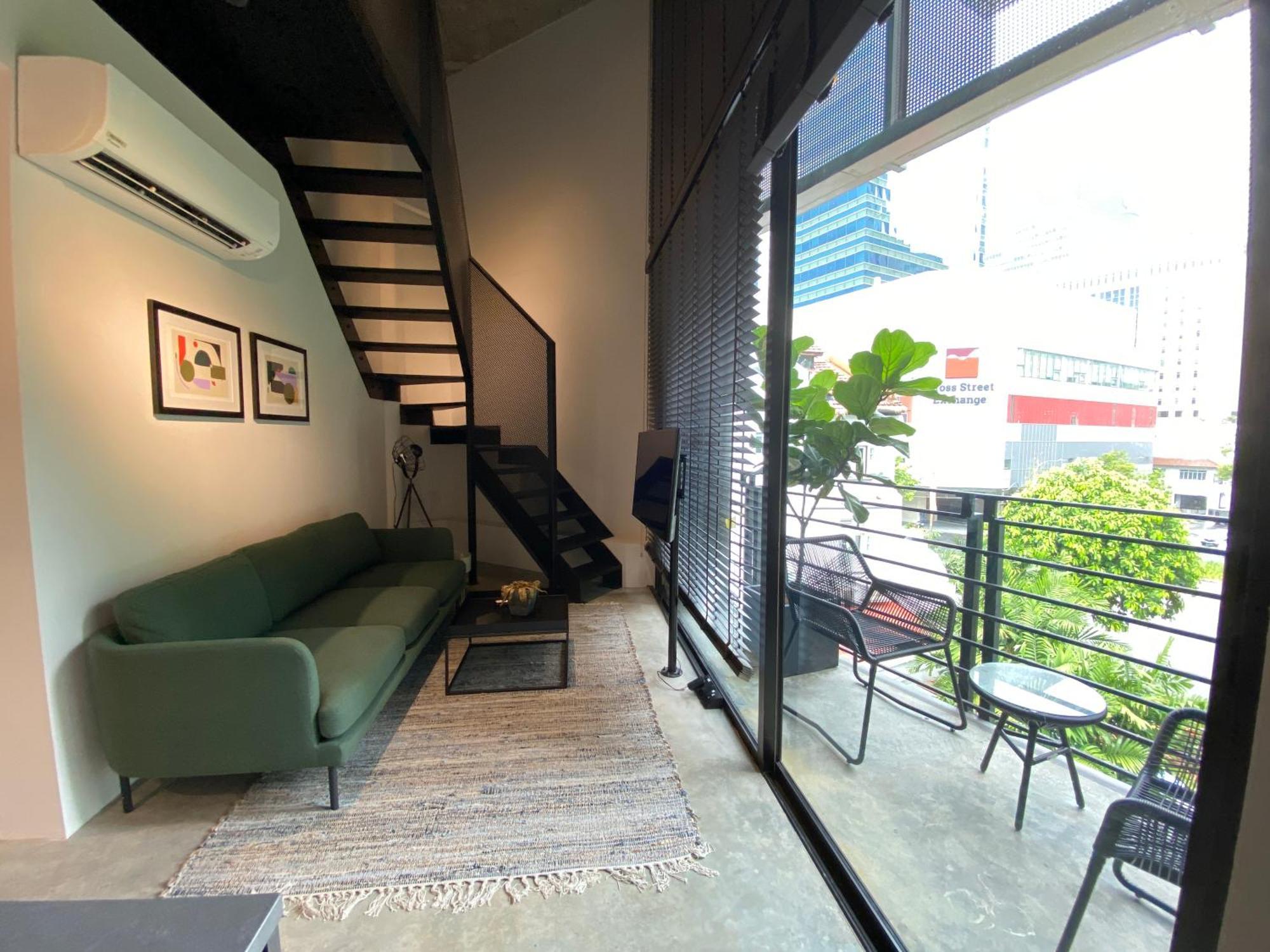 Apartemen Base Residences Gemmil Lane