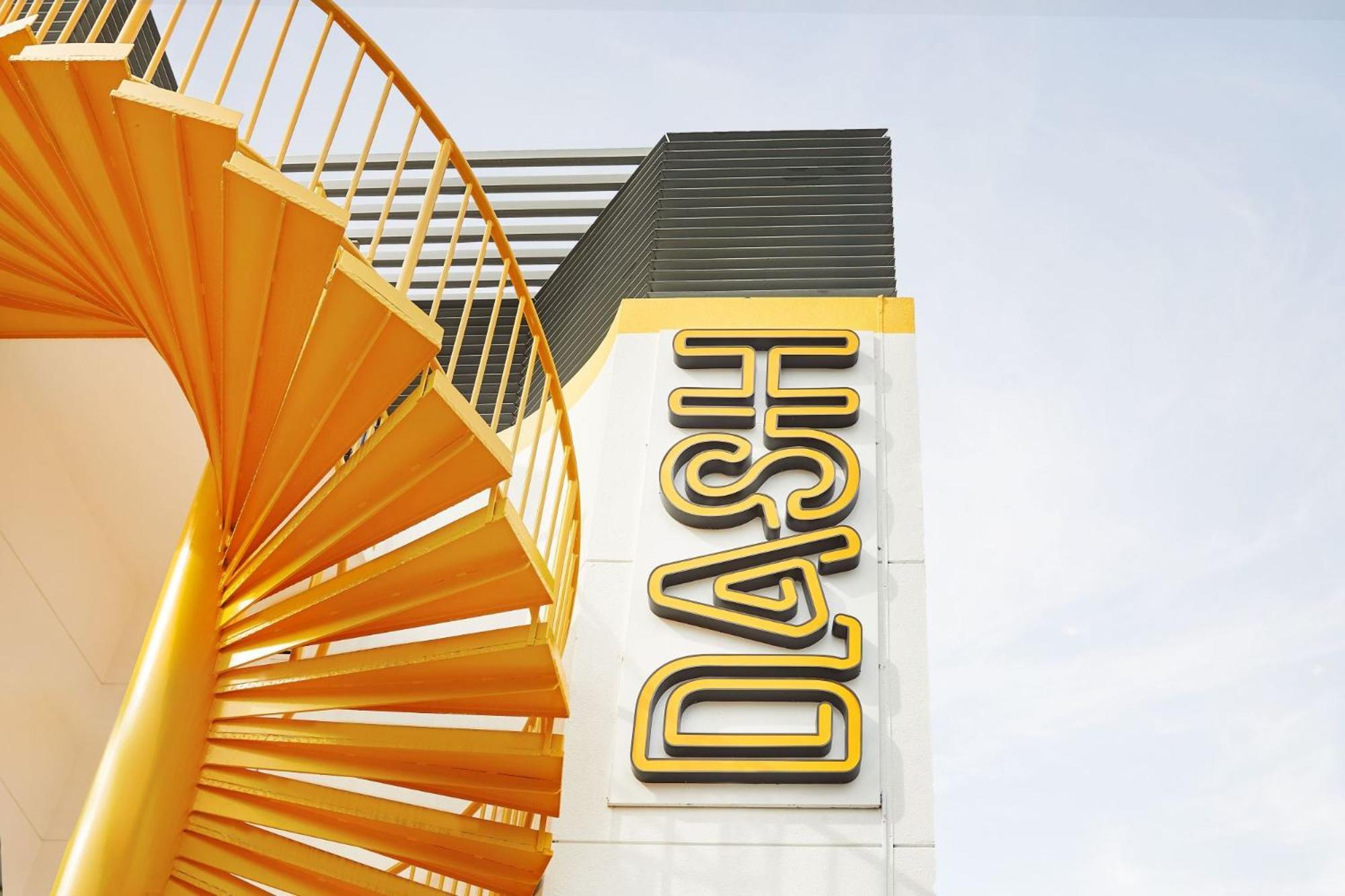 Hotel Dash Living On Mackenzie