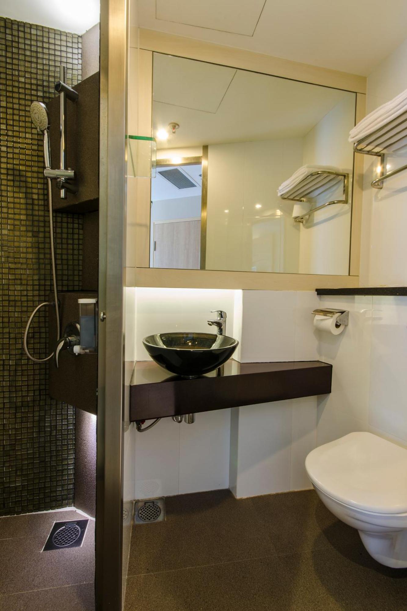 Robertson Quay Hotel 3*