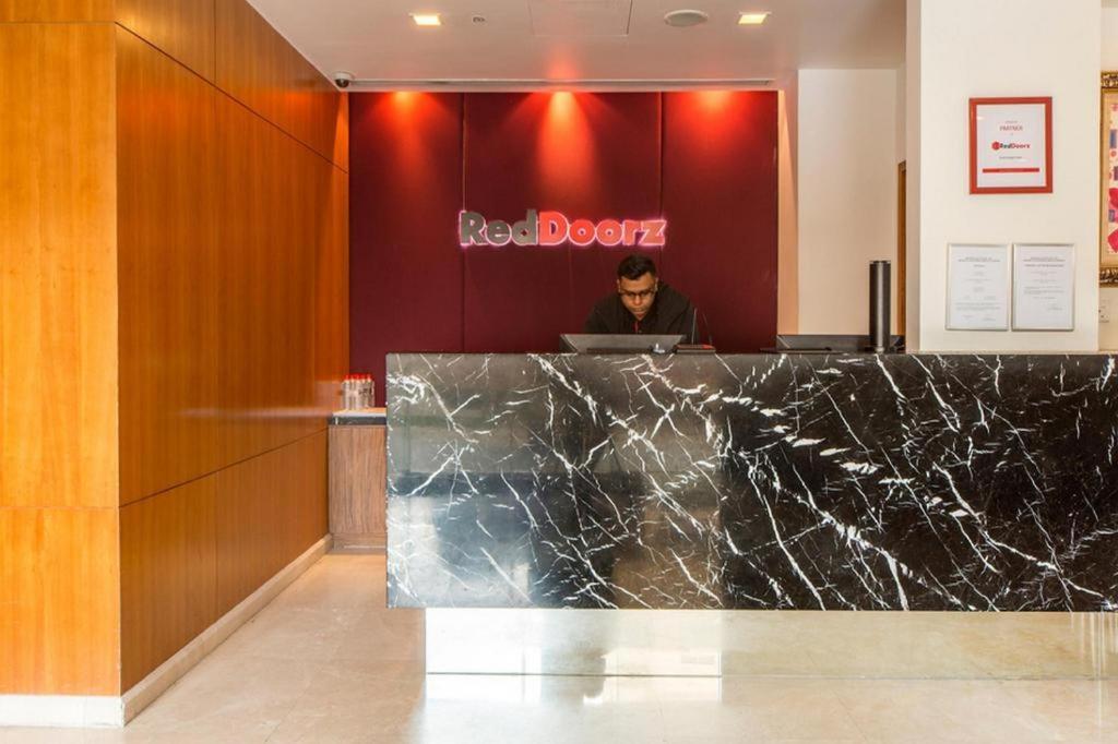 Hotel Reddoorz Premium @ Balestier Singapura