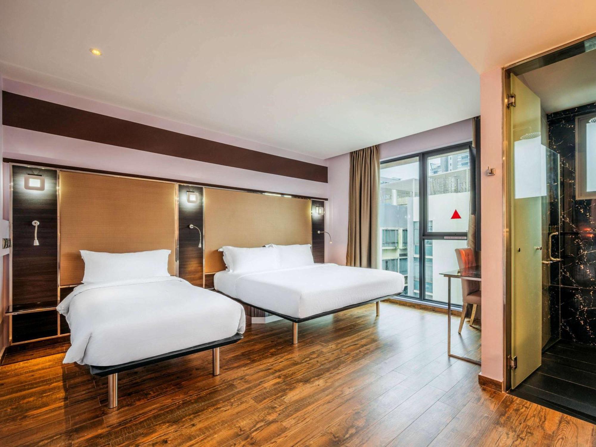 Hotel Mercure Tyrwhitt 4*