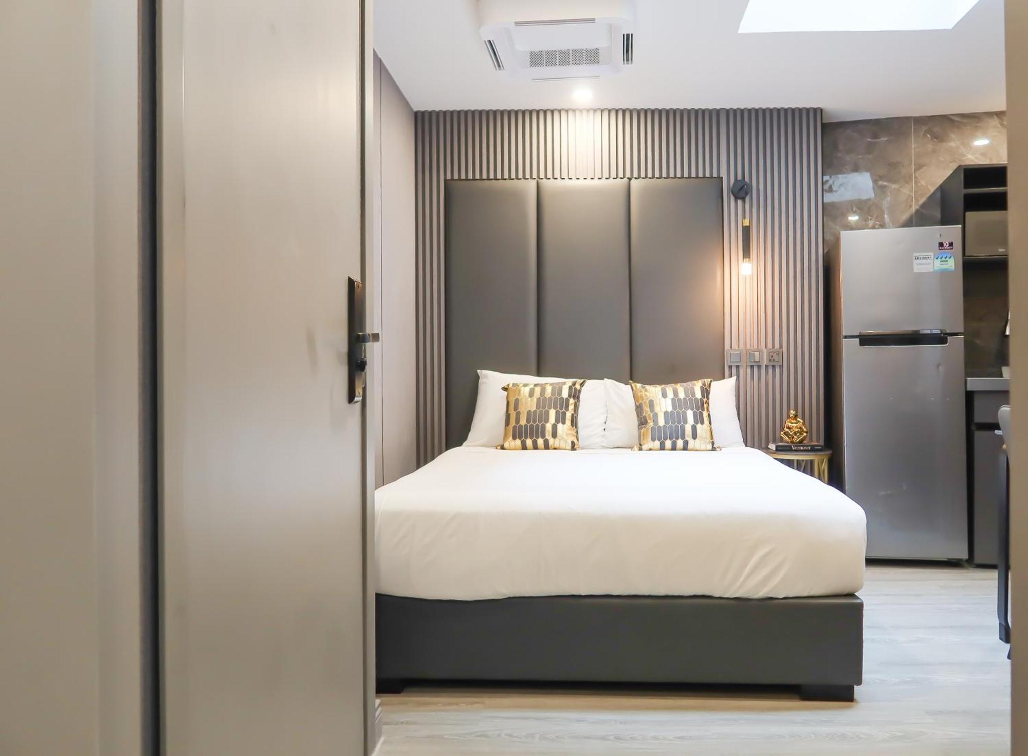 R Residences Apartment Singapore