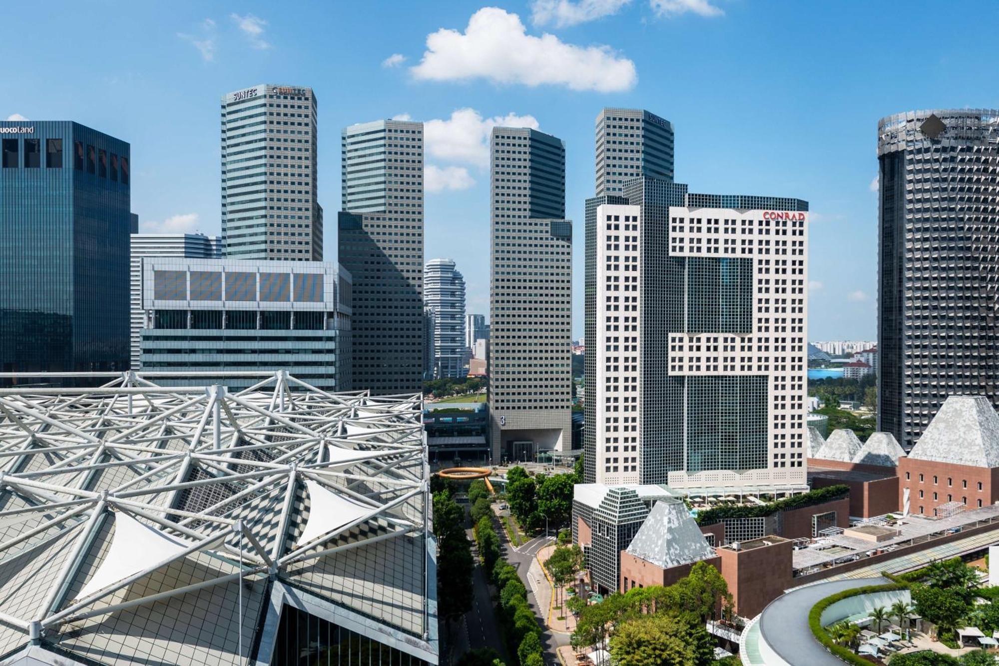 Conrad Marina Bay Hotel 5*