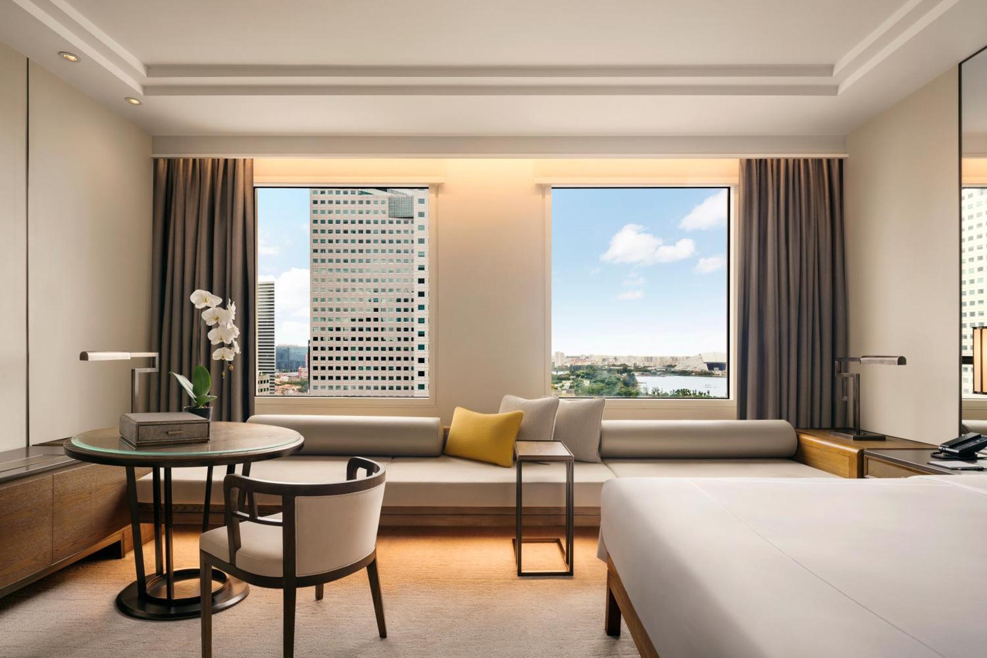 Conrad Marina Bay Hotel 5*