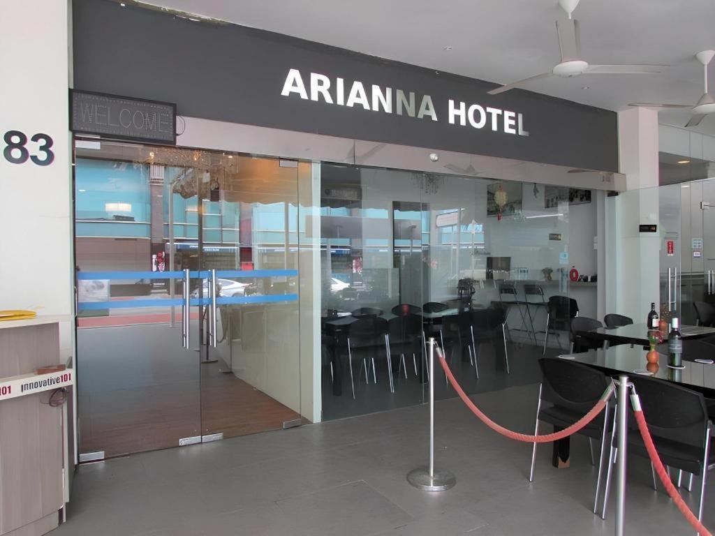 Arianna Hotel 2*