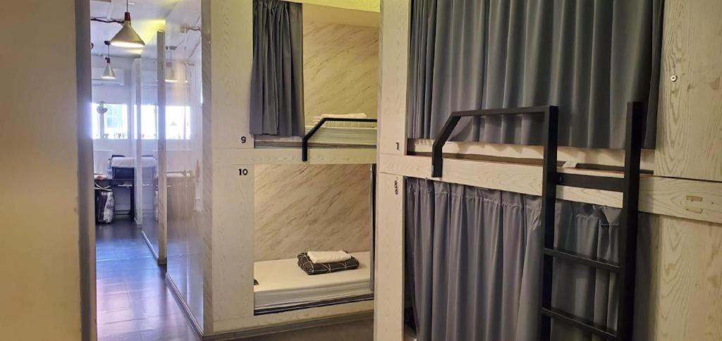 Capsule@hive Bugis Hostel