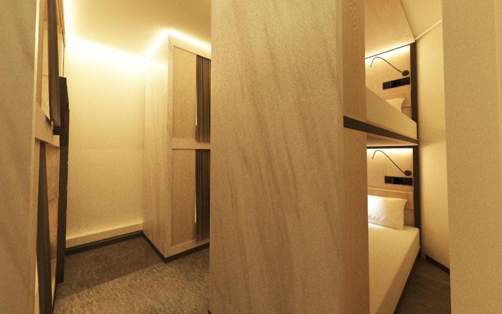 Hostel Capsule@hive Bugis