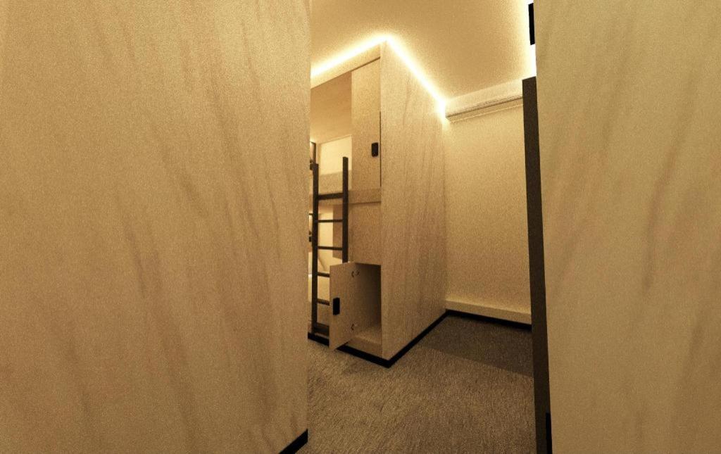 Hostel Capsule@hive Bugis Singapore