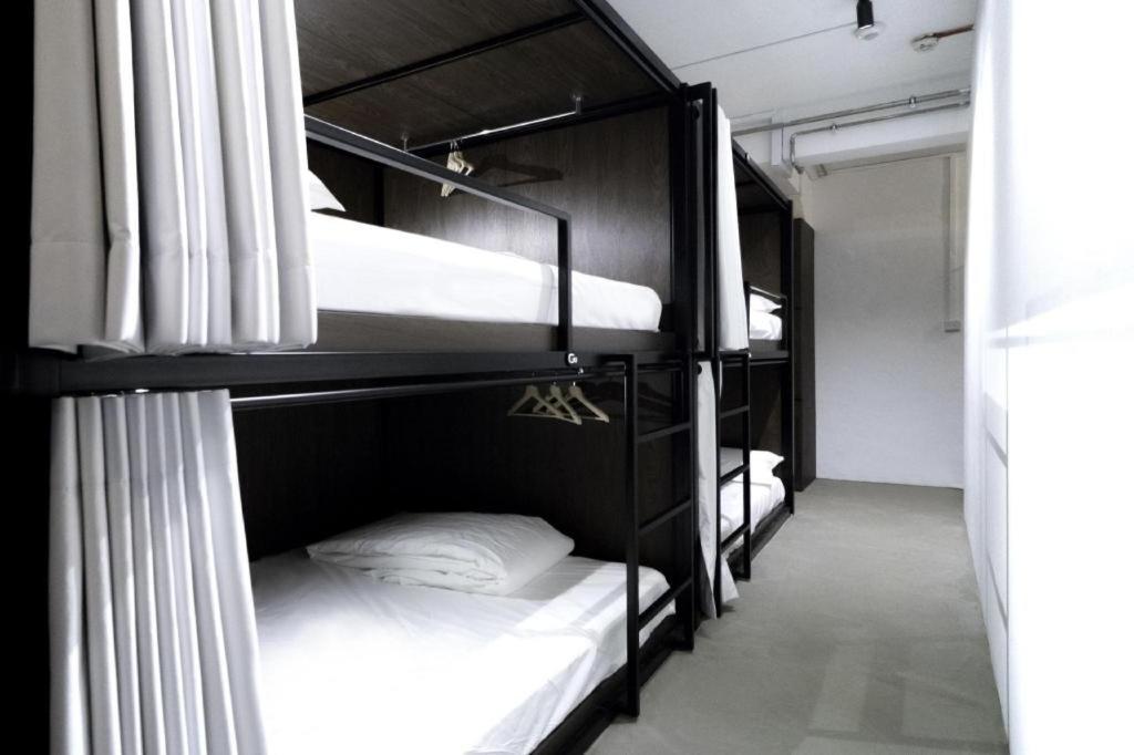 Capsule@hive Bugis Hostel *