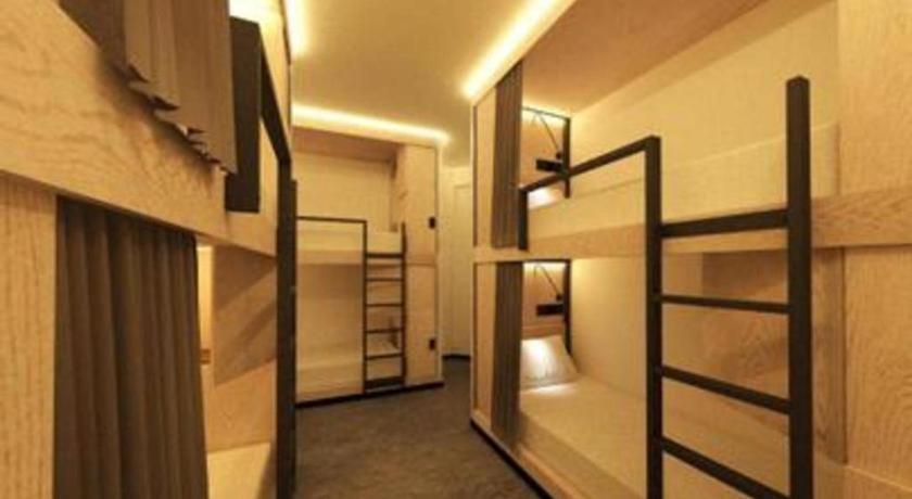 Capsule@hive Bugis Hostel Singapore