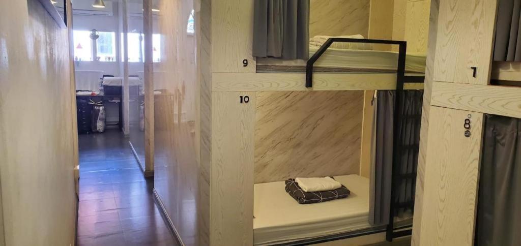 Capsule@hive Bugis Hostel
