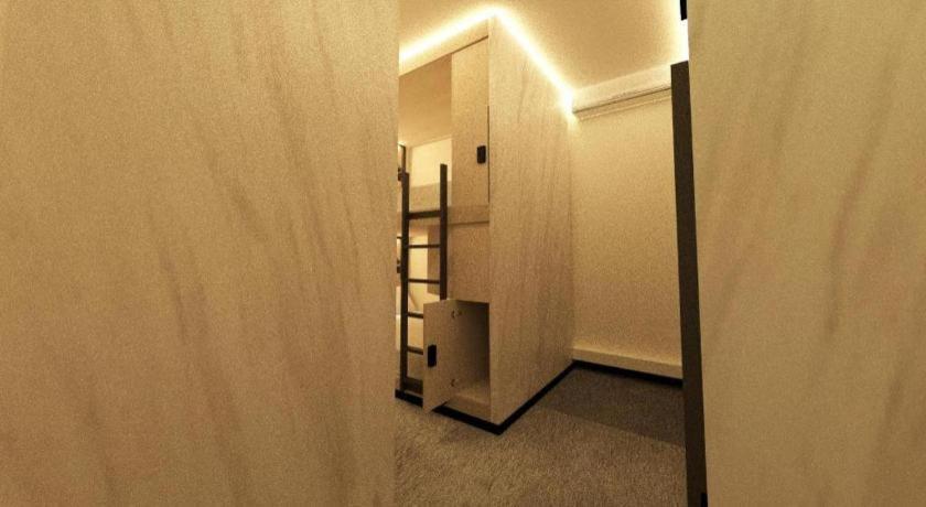 Hostel Capsule@hive Bugis *