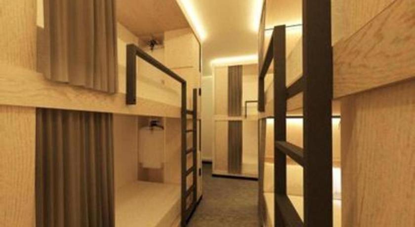 Capsule@hive Bugis Hostel Singapore