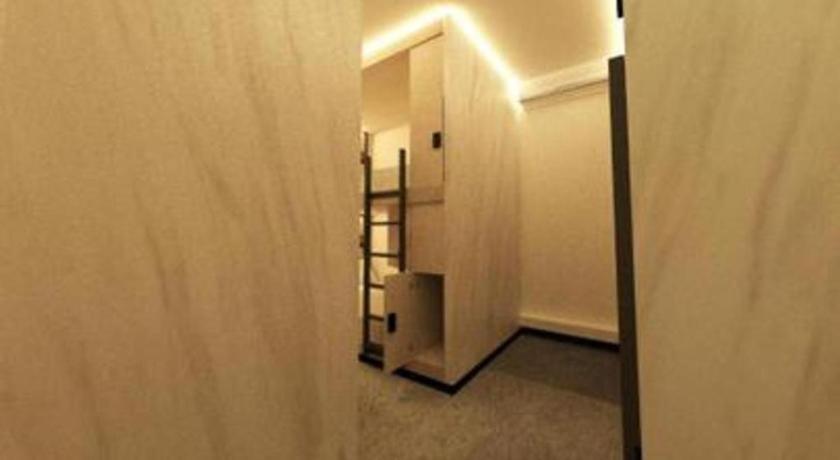 Capsule@hive Bugis Hostel Singapore