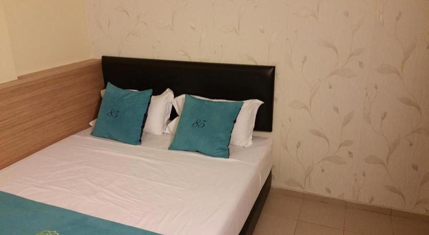 85 Garden 2* Singapore