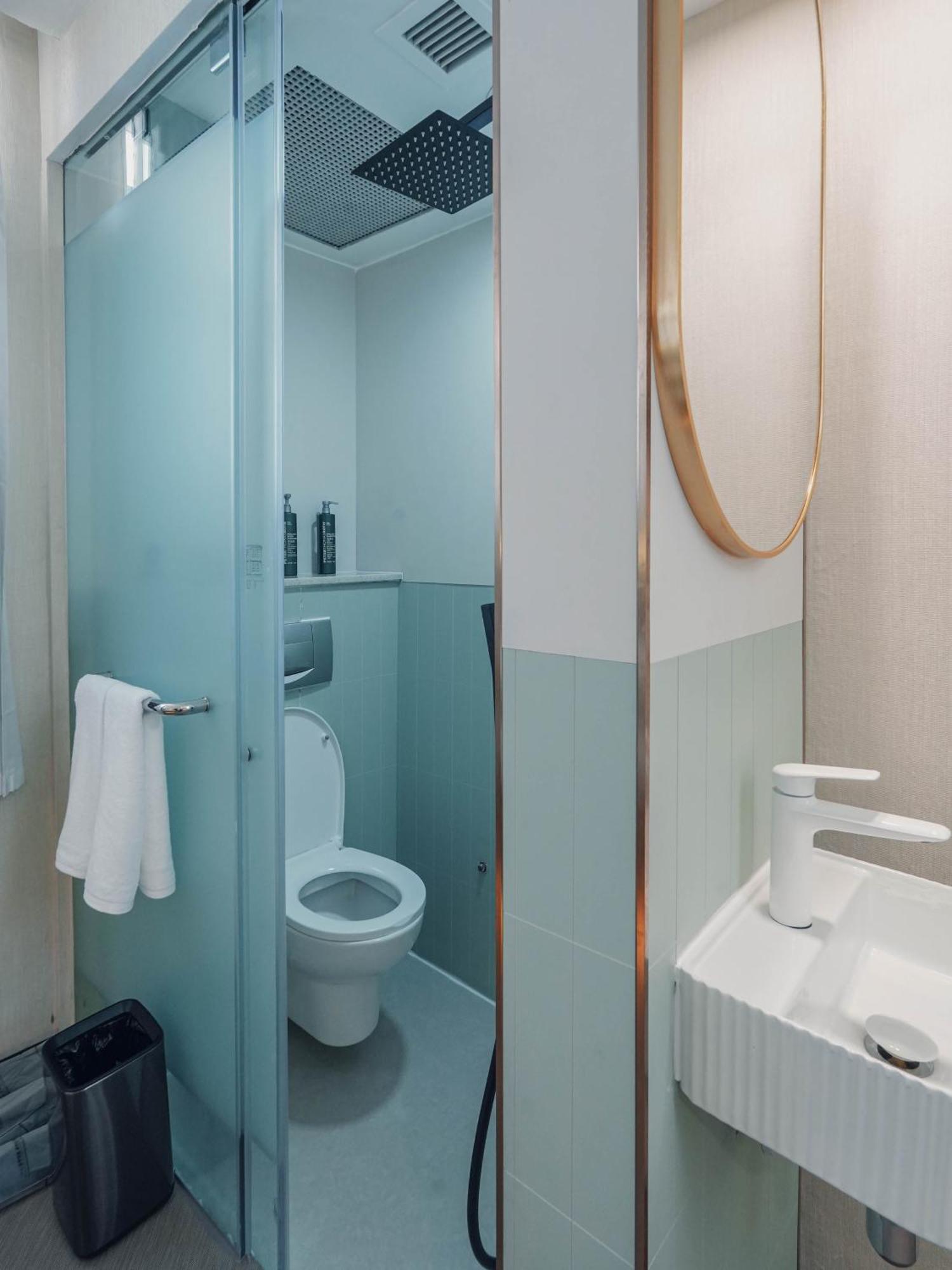 1929 - Newly Renovated 3* Singapore