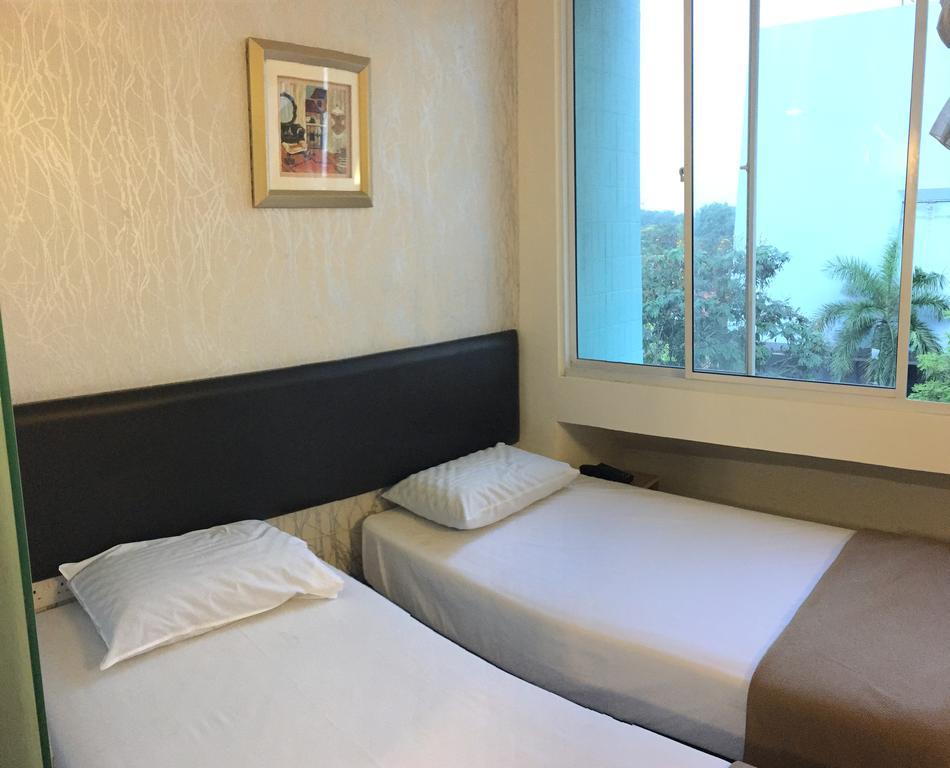 85 Garden Hotel