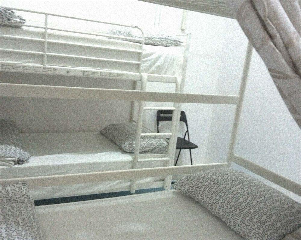 Hostel Drop *