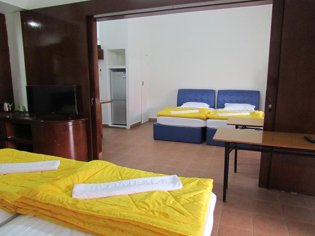 Chalet Cherryloft Resorts
